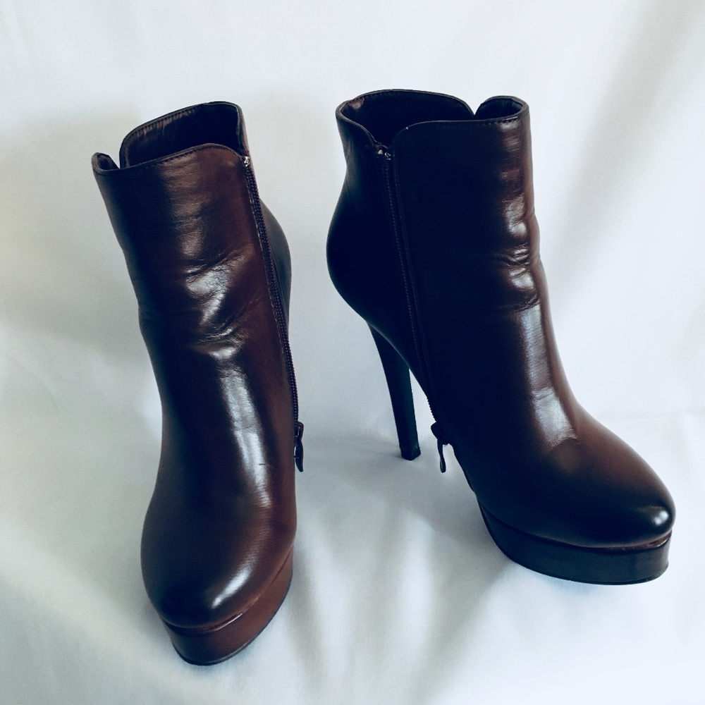 ShoeDazzle Dark Brown Platform Booties - Picture 3 of 5
